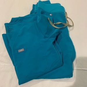 Teal figs. Xs zamora joggers and xs 1 pocket scrub top.